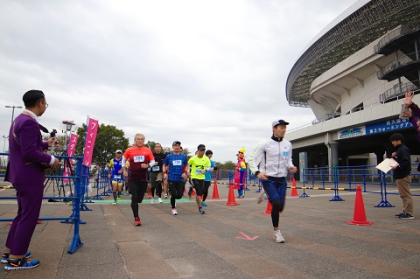 キッチンカーグルメ選手権18 best smile run祭りin埼スタ Runnet ランネット 大会ガイド エントリー キッチンカーグルメ選手権18 best smile run祭りin埼スタ Runnet ランネット 大会ガイド エントリー